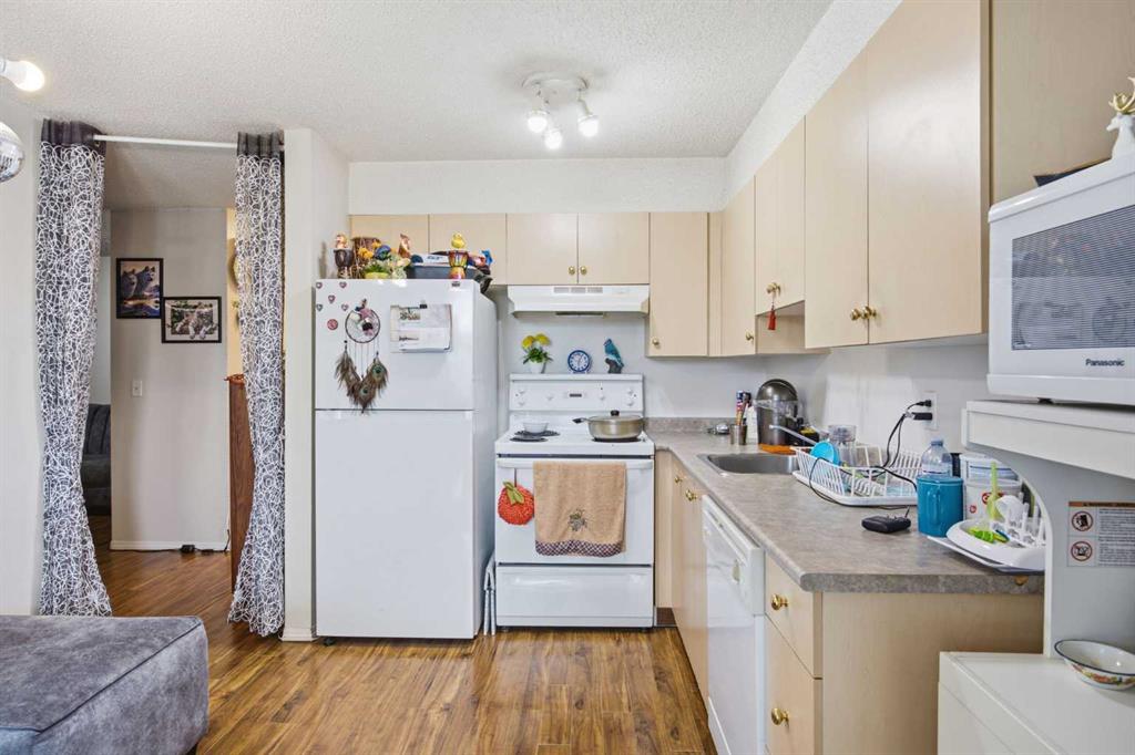 Picture for 146, 1717 60 Street SE