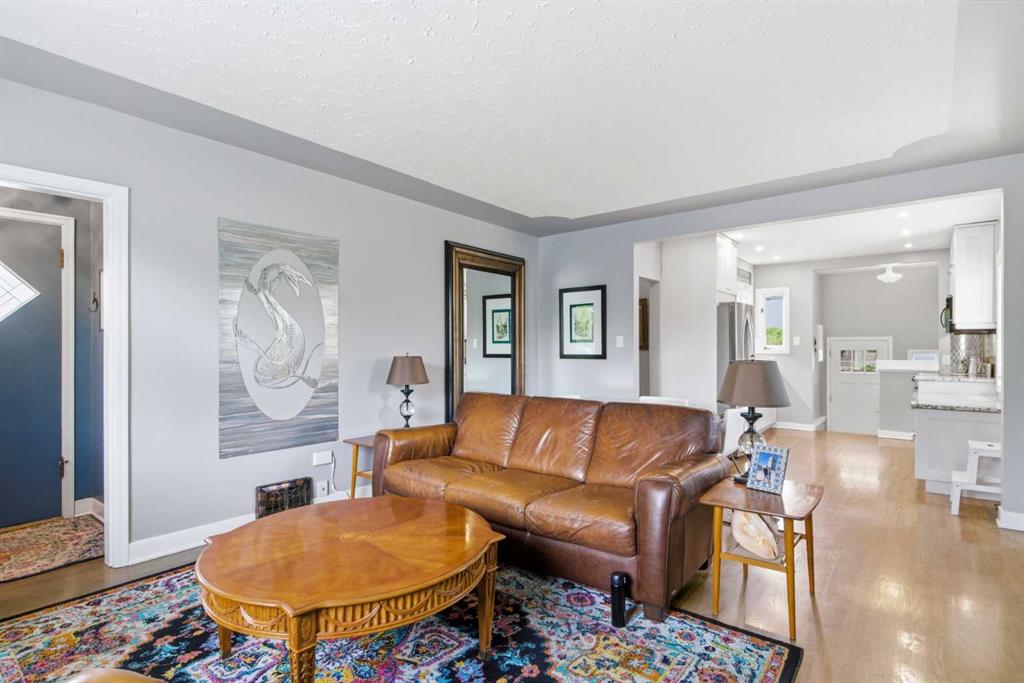 Picture for 1945 Mountview Crescent NE