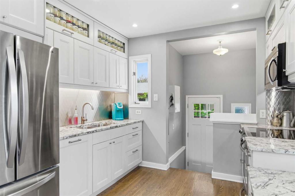 Picture for 1945 Mountview Crescent NE