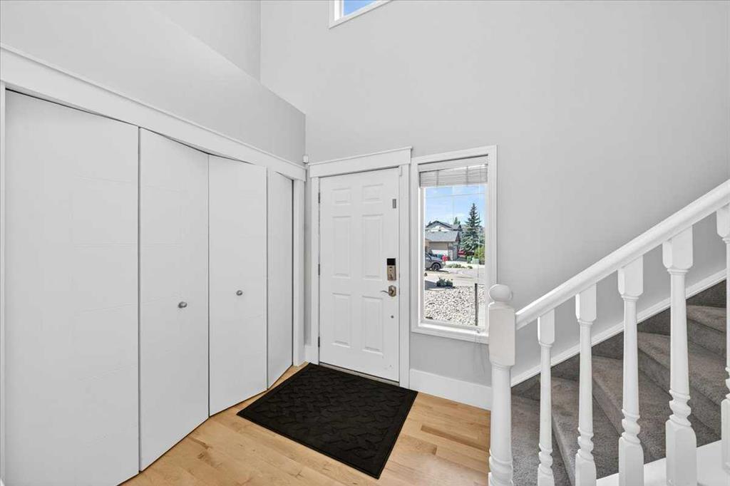 Picture for 18 Cougarstone Bay SW