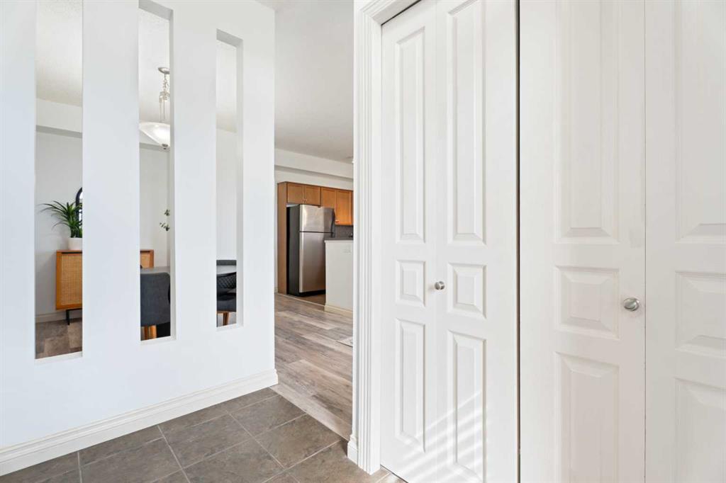 Picture for 4, 153 Rockyledge View NW