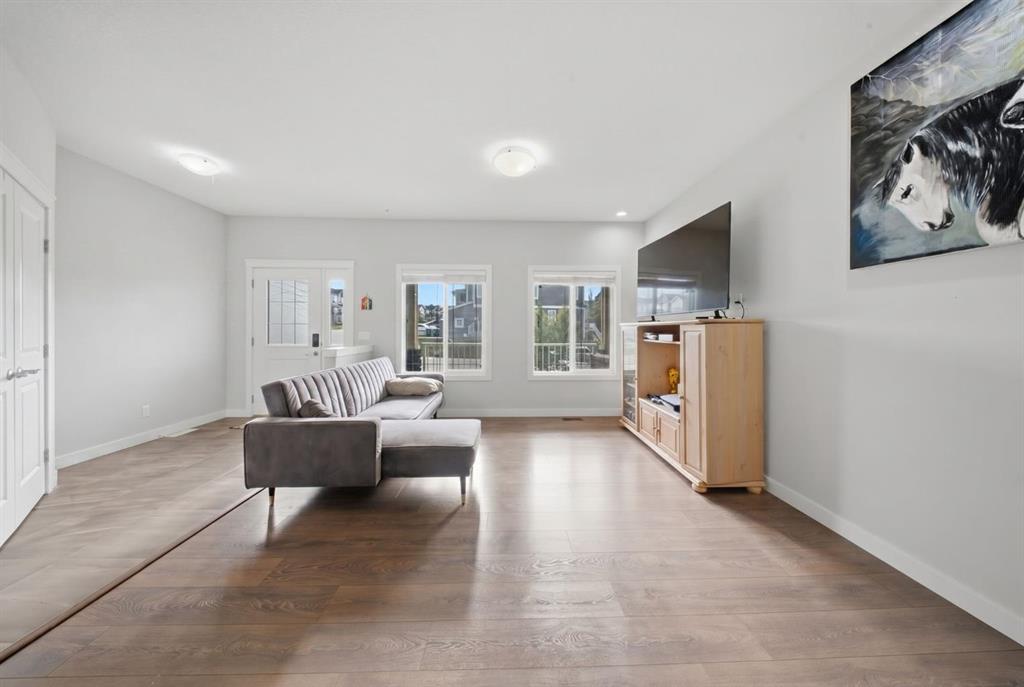 Picture for 30 Evanscrest Heights NW
