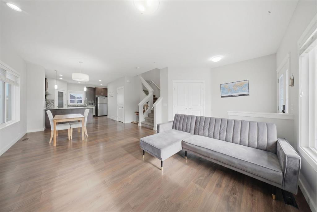 Picture for 30 Evanscrest Heights NW