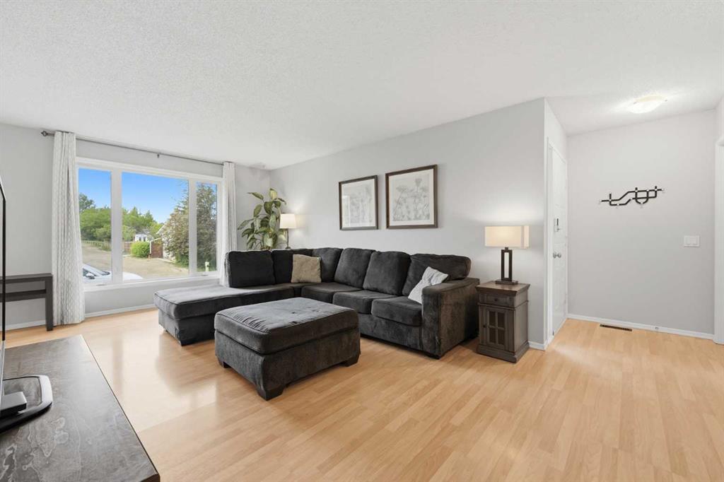 Picture for 32 Beddington Rise NE