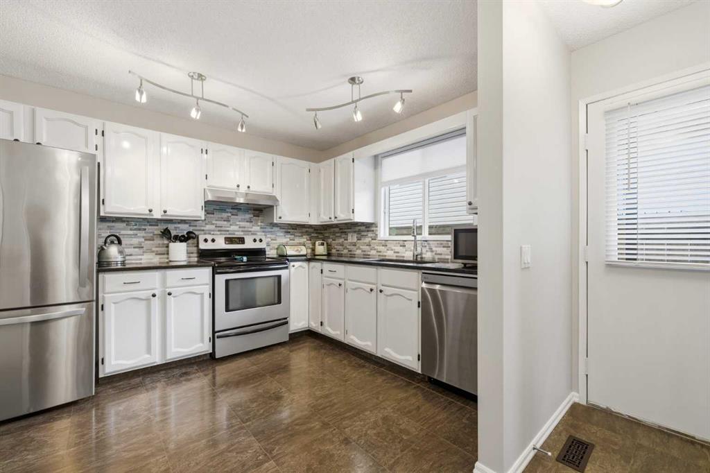 Picture for 32 Beddington Rise NE