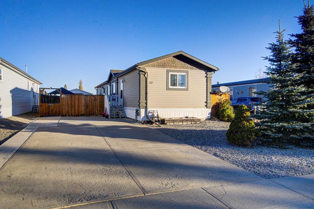 Picture for 32 Westover Crescent 