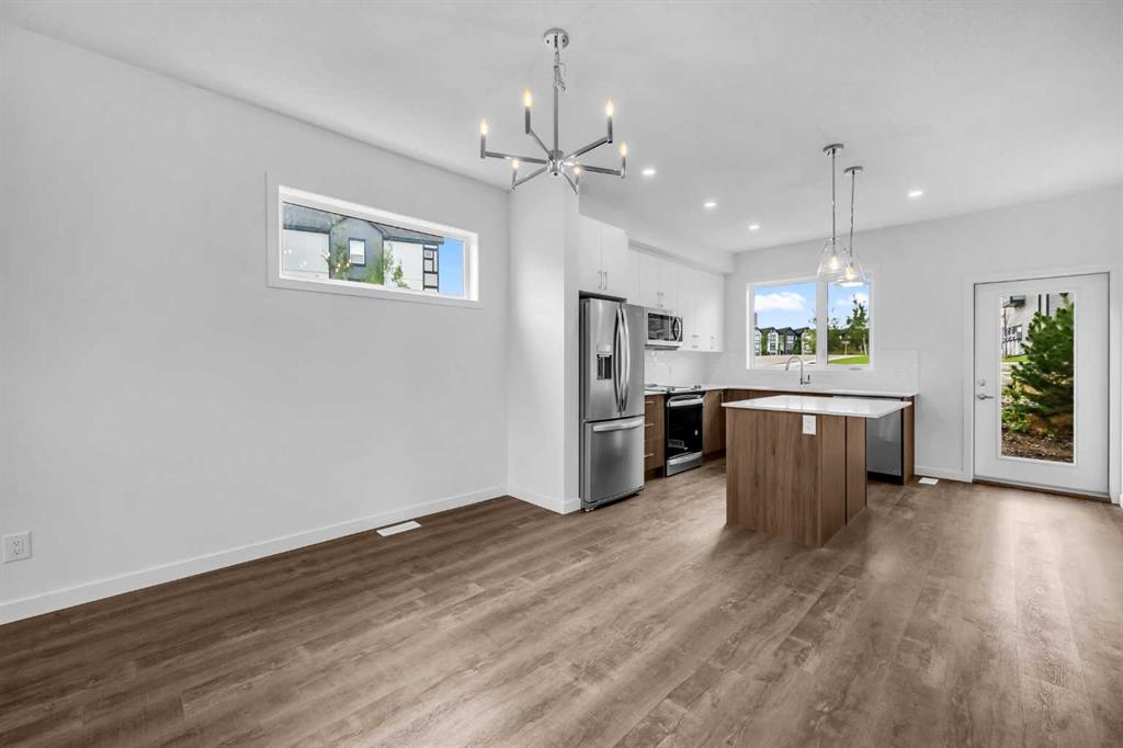 Picture for 101, 25 Evanscrest Mews NW