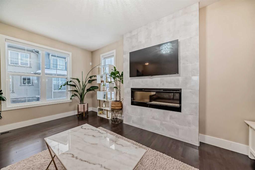 Picture for 4 Quarry Lane SE