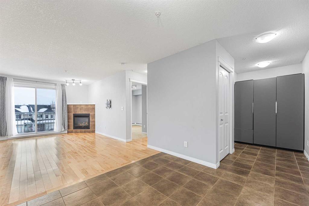 Picture for 4313, 31 Country Village Manor NE