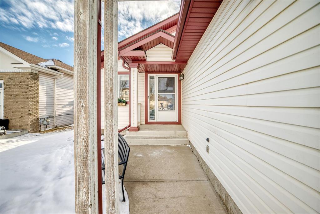 Picture for 11 Canoe Close SW