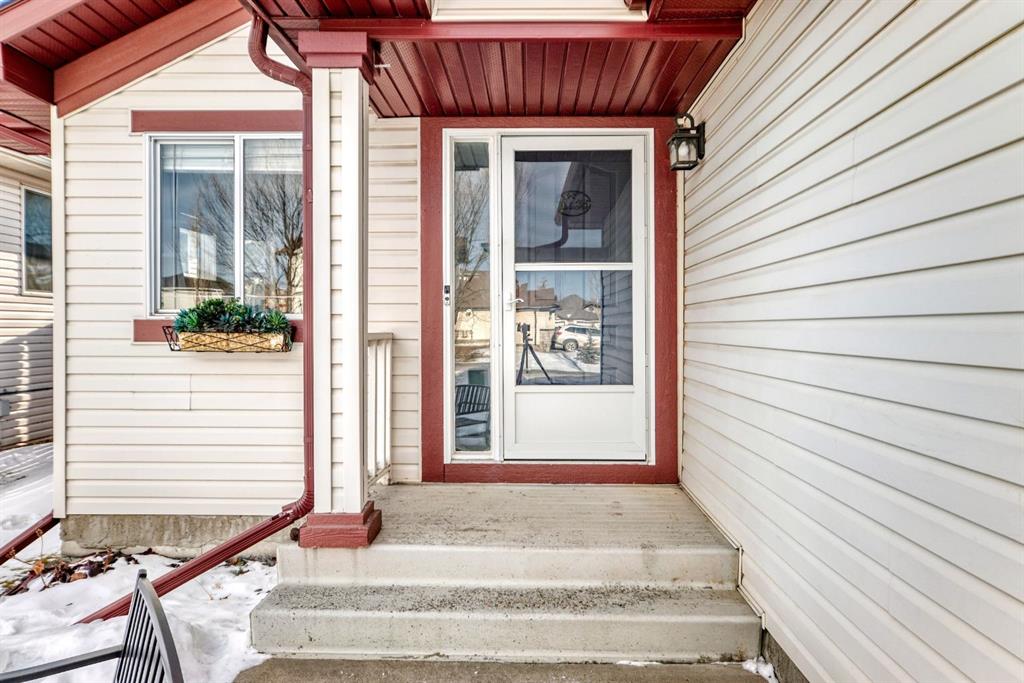 Picture for 11 Canoe Close SW