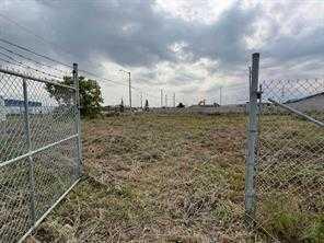 Picture for 2535-2543 48 Avenue SE