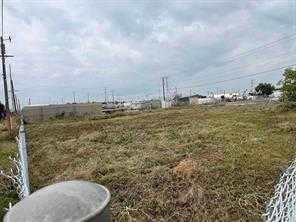 Picture for 2535-2543 48 Avenue SE