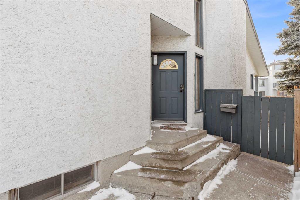 Picture for 124 Edgebrook Road NW