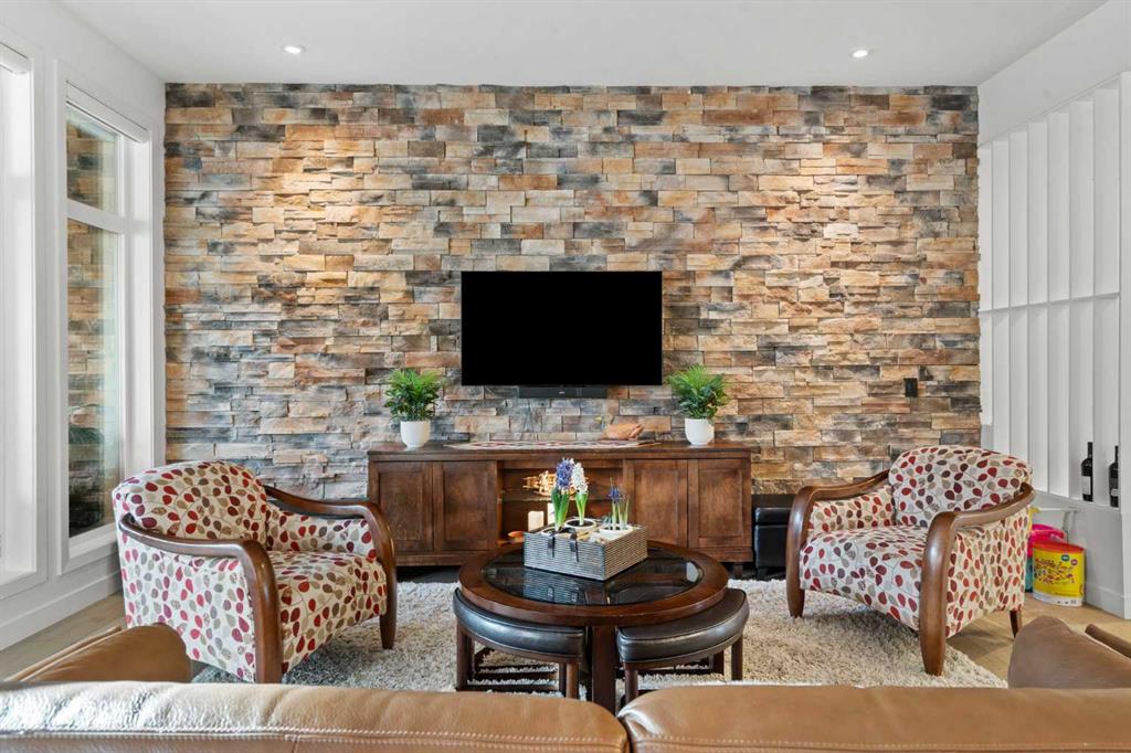 Picture for 201, 18 Mahogany Circle SE