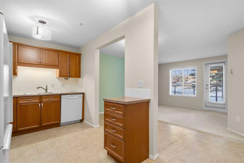 Picture for 2102, 928 Arbour Lake Road NW