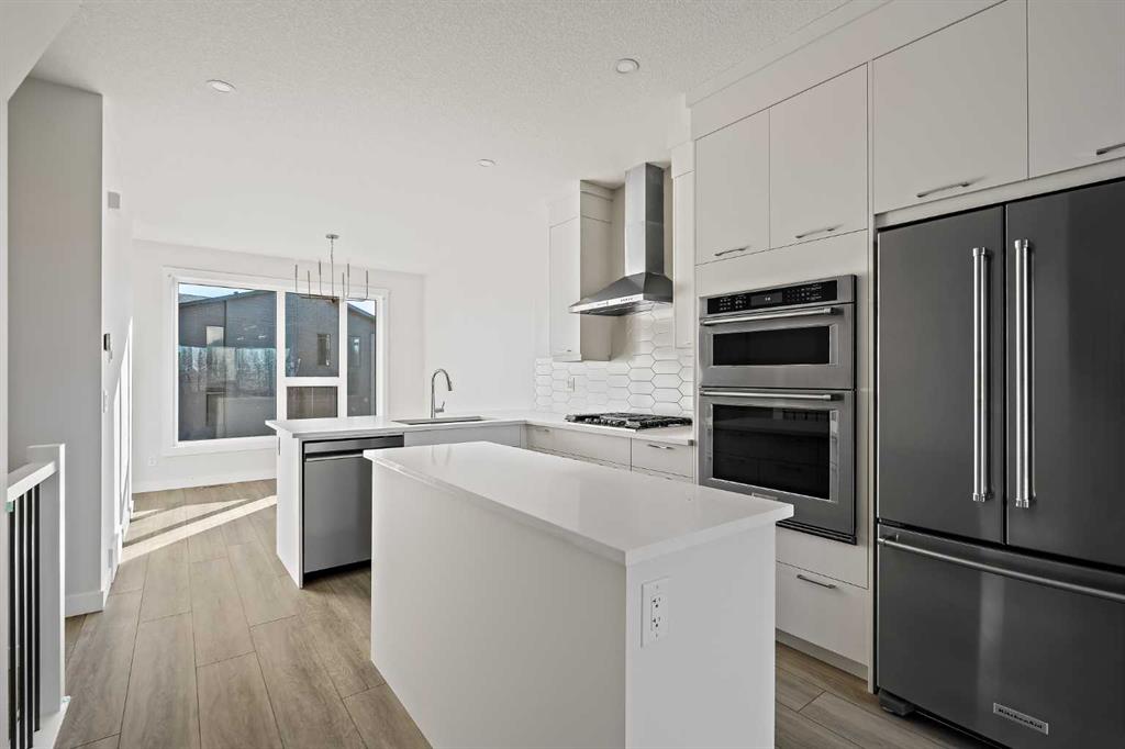 Picture for 2527 Sovereign Crescent SW