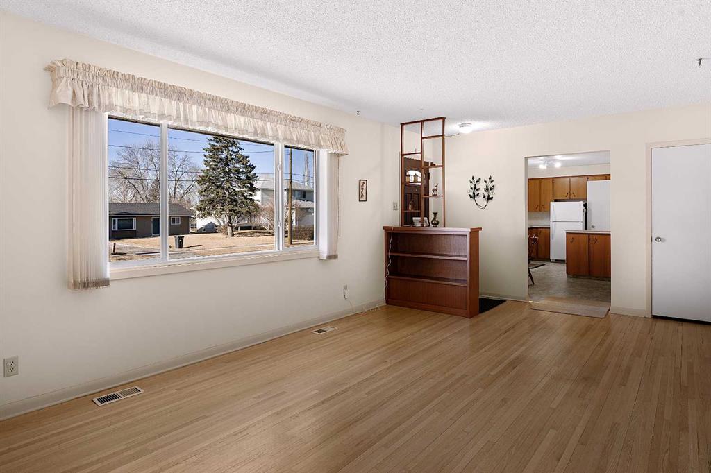 Picture for 96 2 Street SE