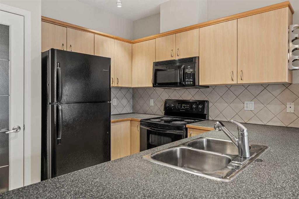 Picture for 206, 3651 Marda Link SW