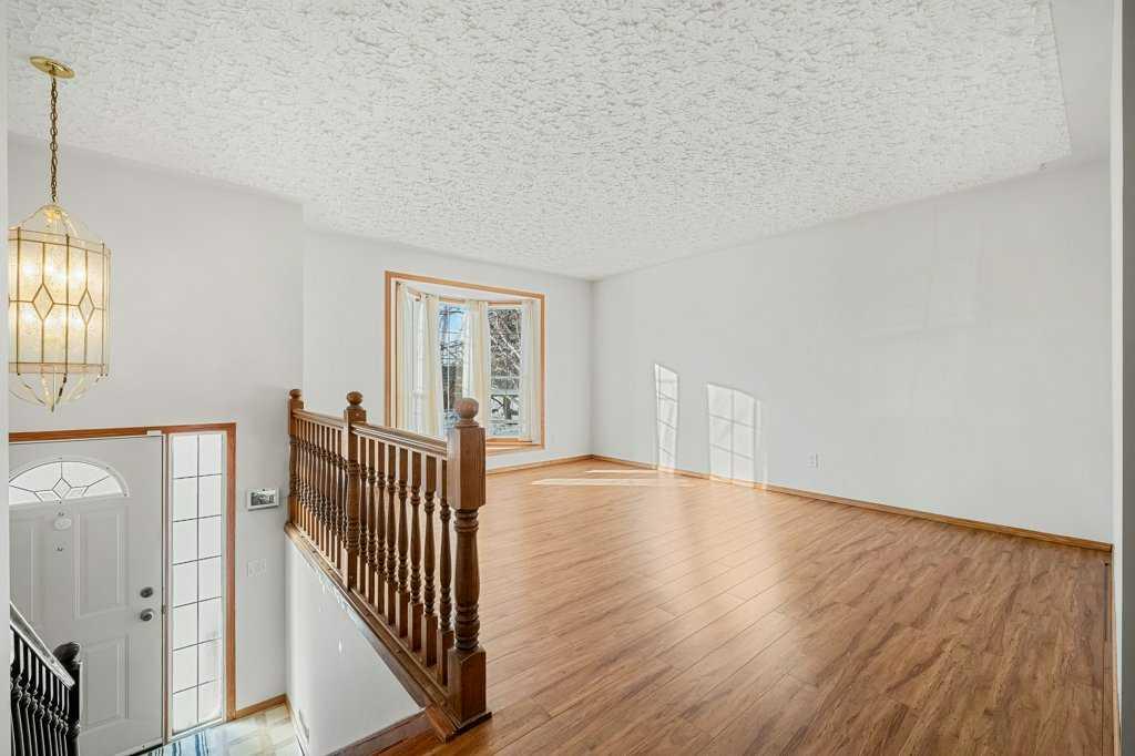 Picture for 36 Doverthorn Place SE