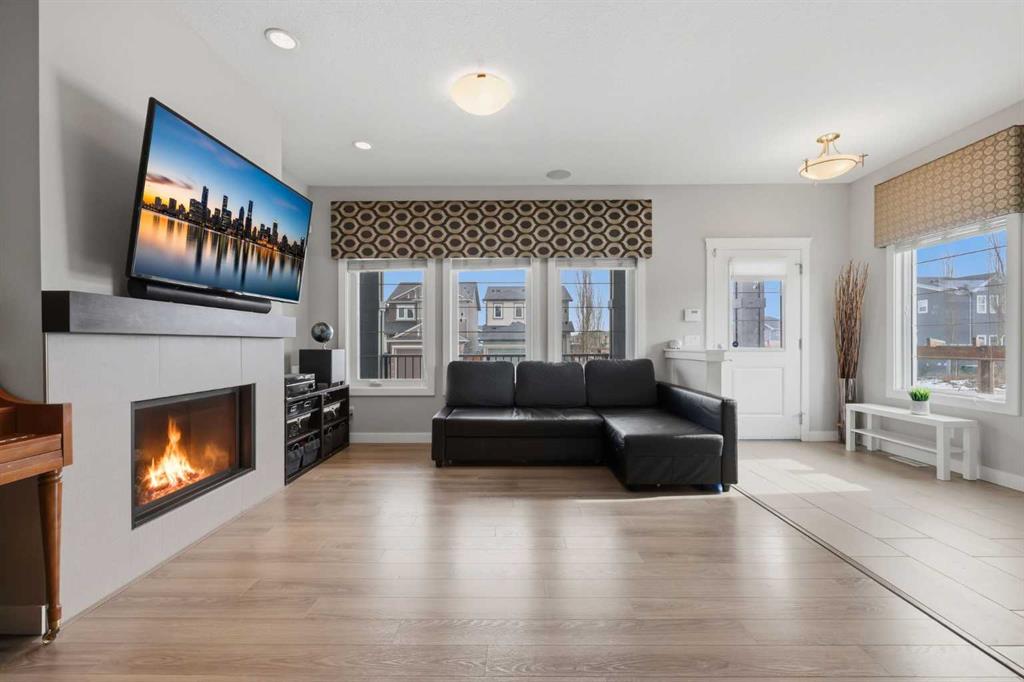 Picture for 8 Evanscrest Way NW