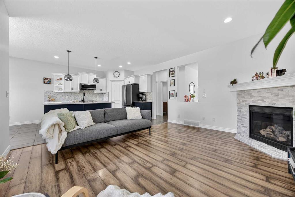 Picture for 340 Prestwick Terrace SE