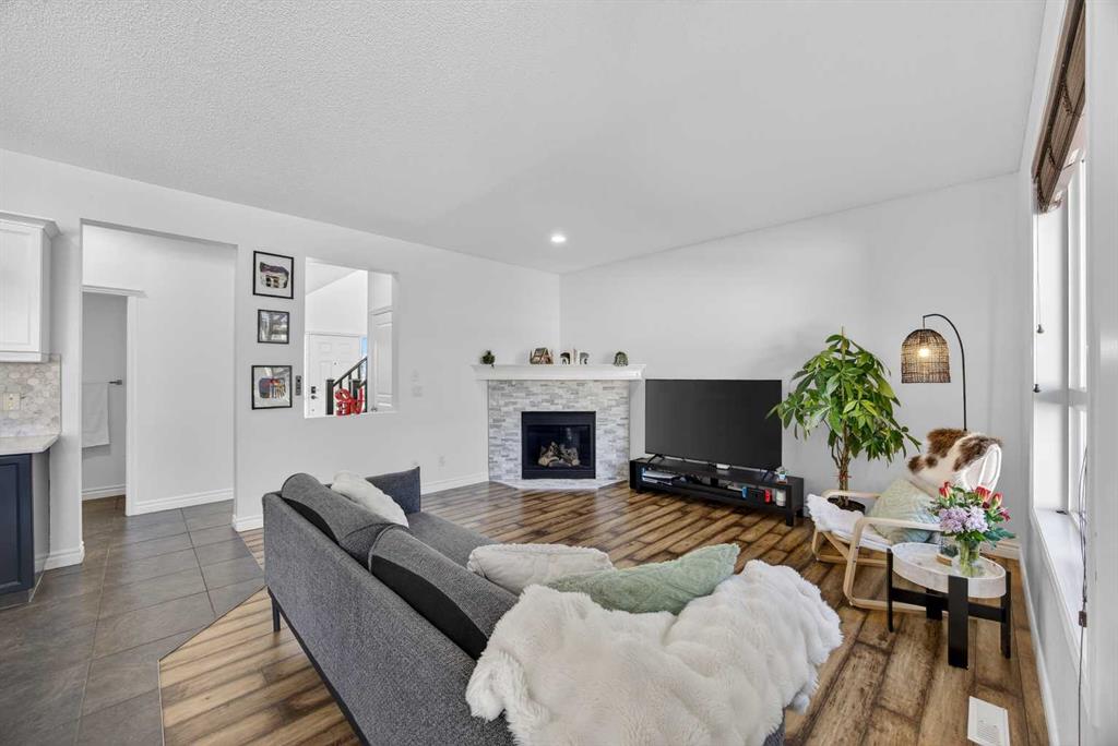 Picture for 340 Prestwick Terrace SE