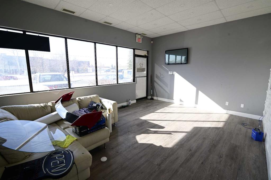 Picture for 12, 2110 41 Avenue NE