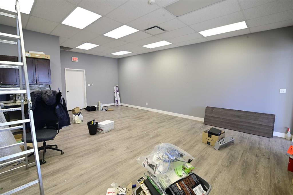 Picture for 12, 2110 41 Avenue NE