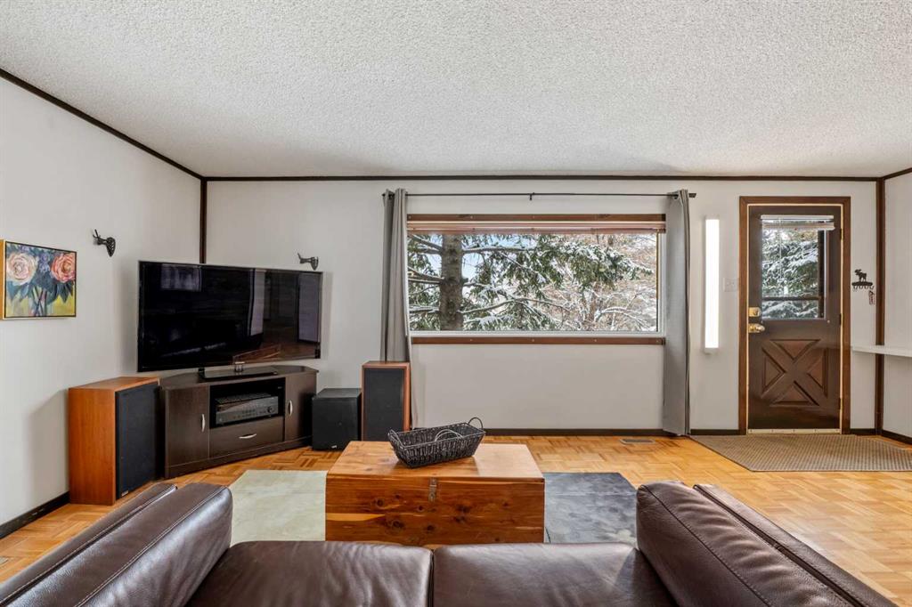 Picture for 157 Spring Haven Mews SE