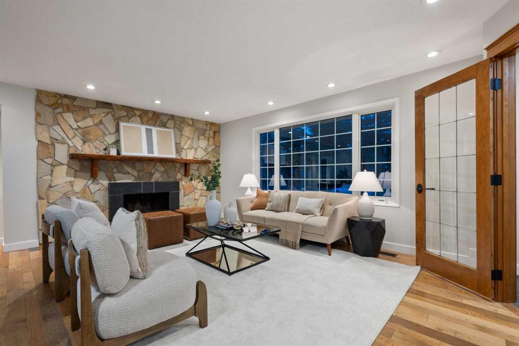 Picture for 1428 Lake Michigan Crescent SE