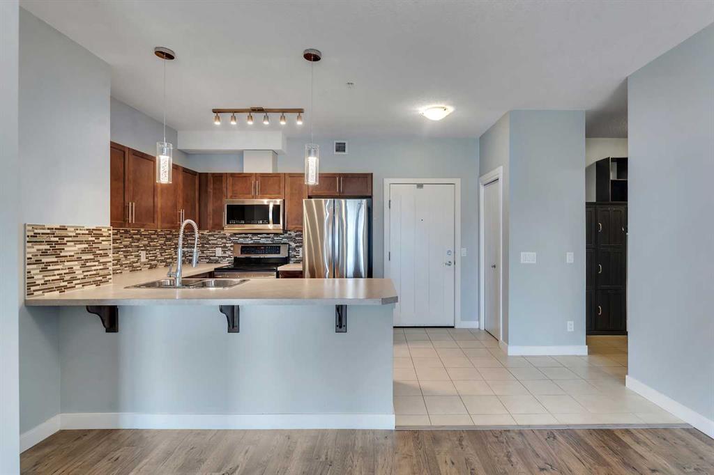 Picture for 2220, 604 East Lake Boulevard 