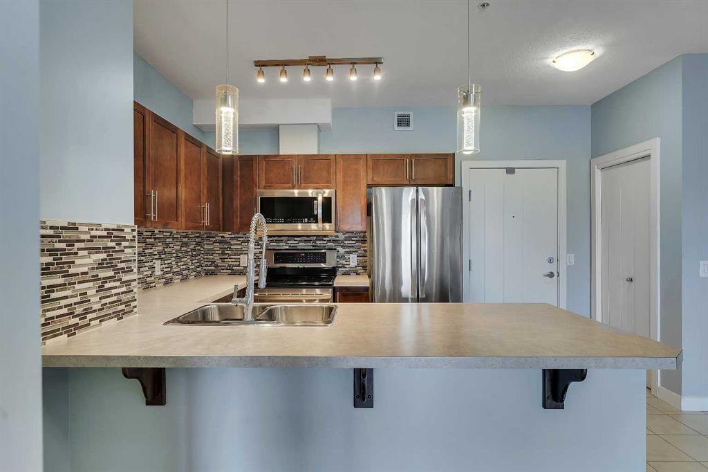 Picture for 2220, 604 East Lake Boulevard 