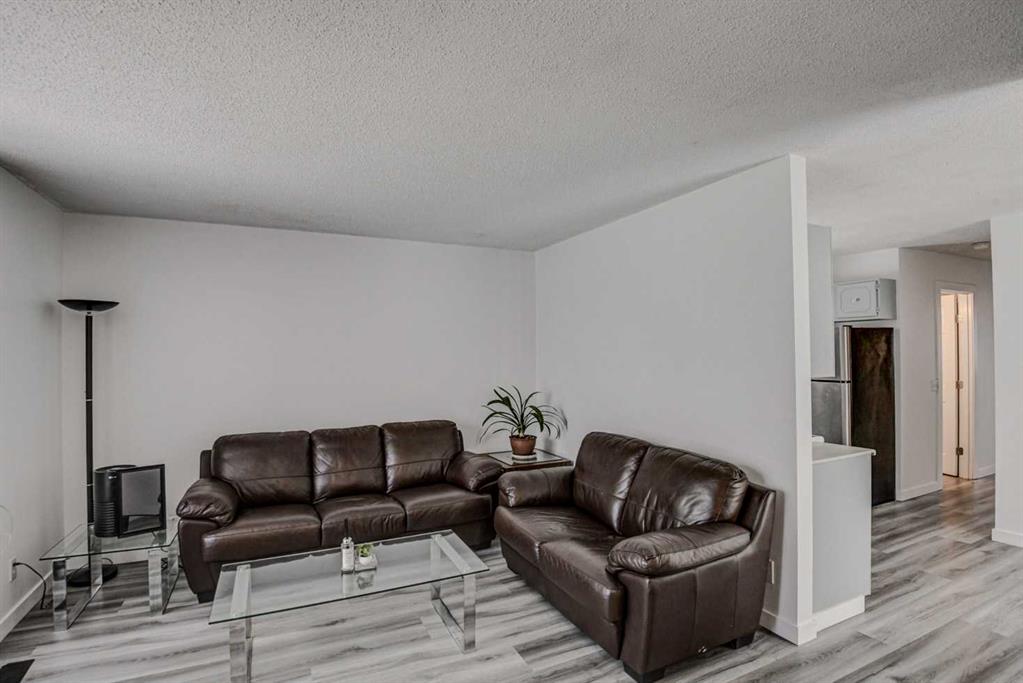 Picture for 184 Erin Croft Crescent SE