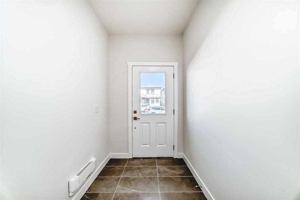 Picture for 21 Cornergate Place NE