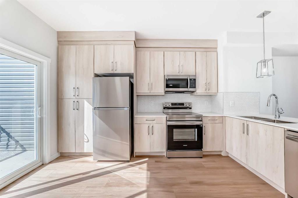 Picture for 21 Cornergate Place NE