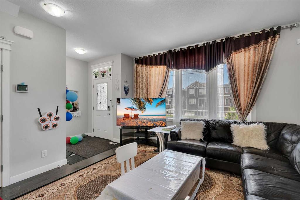Picture for 552 Redstone Drive NE