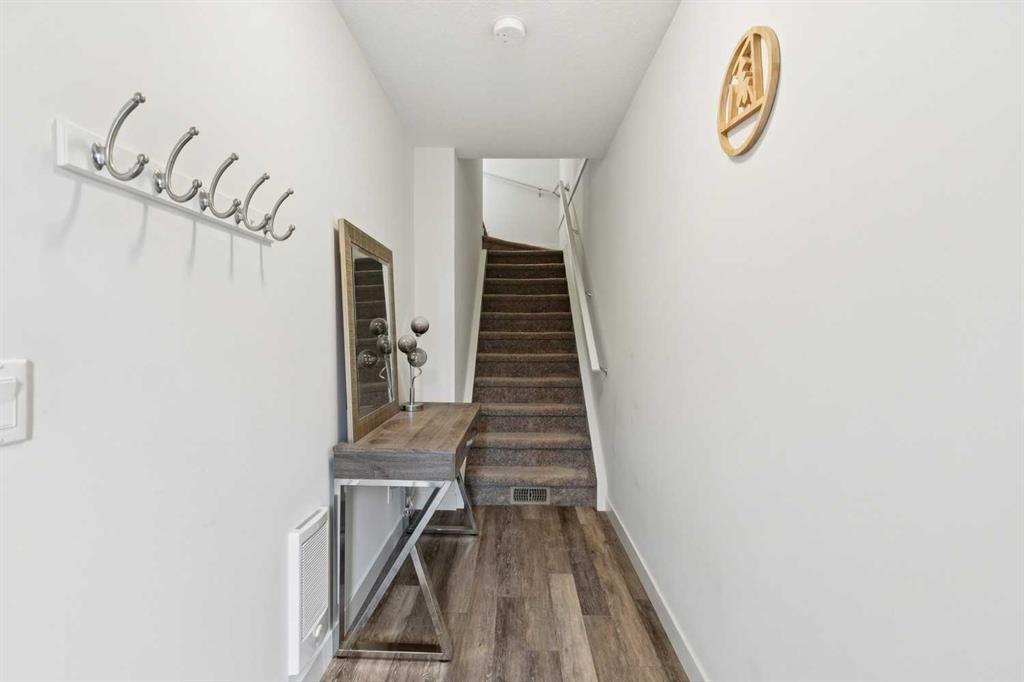 Picture for 108, 11 Evanscrest Mews NW