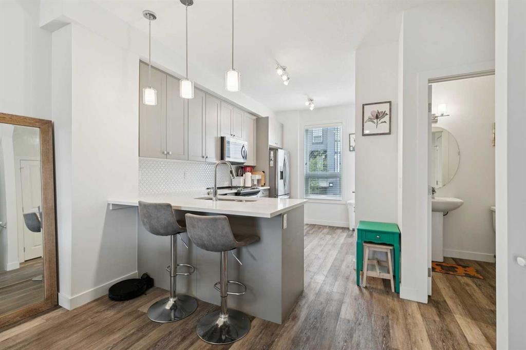Picture for 108, 11 Evanscrest Mews NW