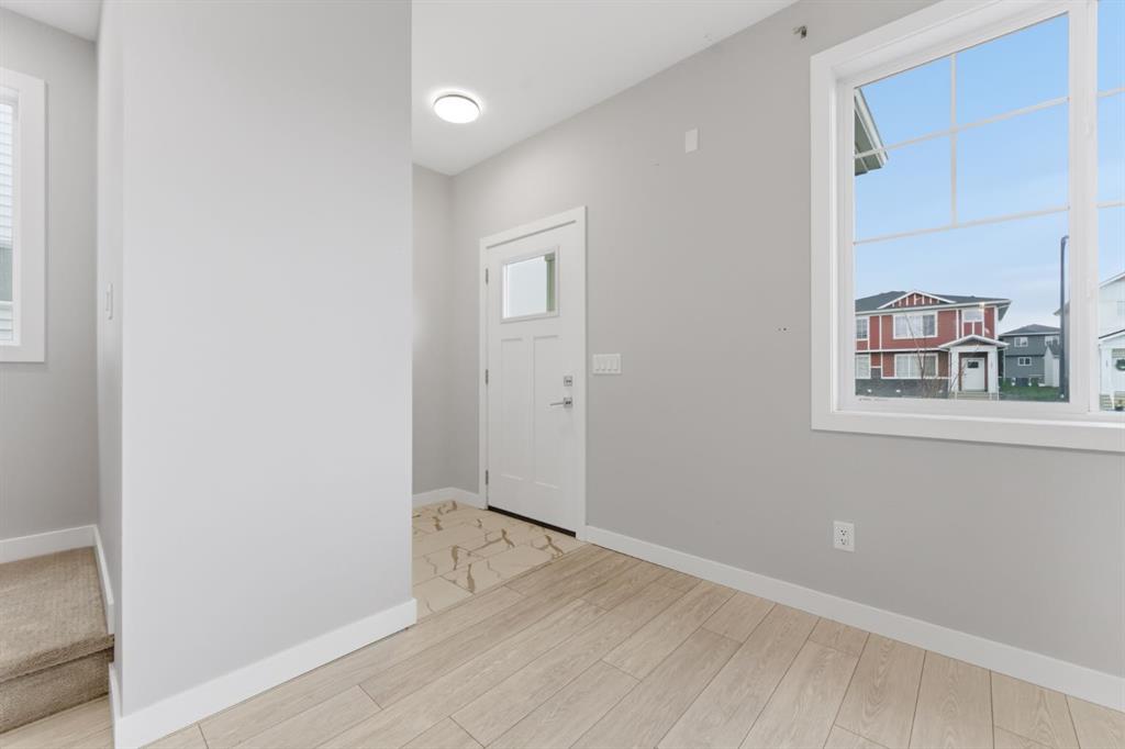 Picture for 1060 West Lakeview Drive 
