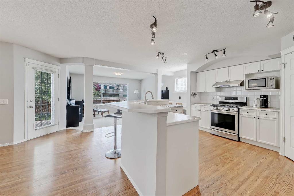 Picture for 36 Mt Selkirk Close SE