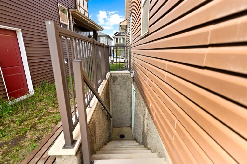 Picture for 249 Lucas Crescent NW