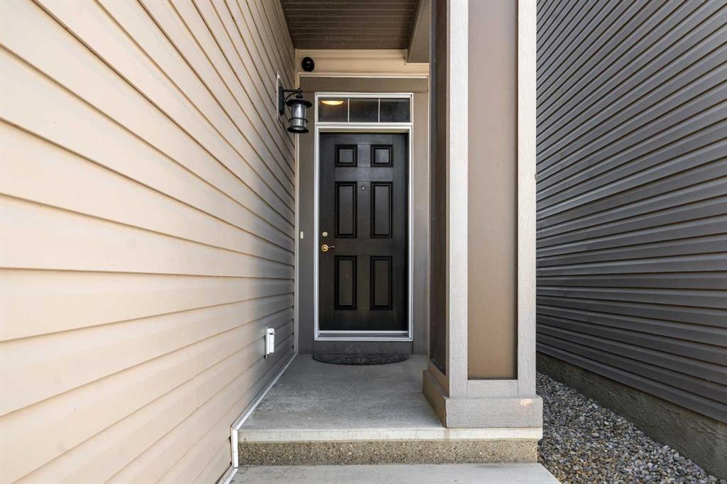 Picture for 158 Skyview Point Crescent NE