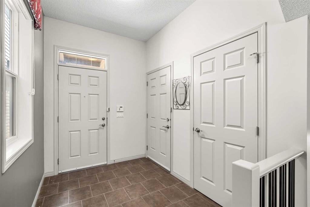 Picture for 158 Skyview Point Crescent NE