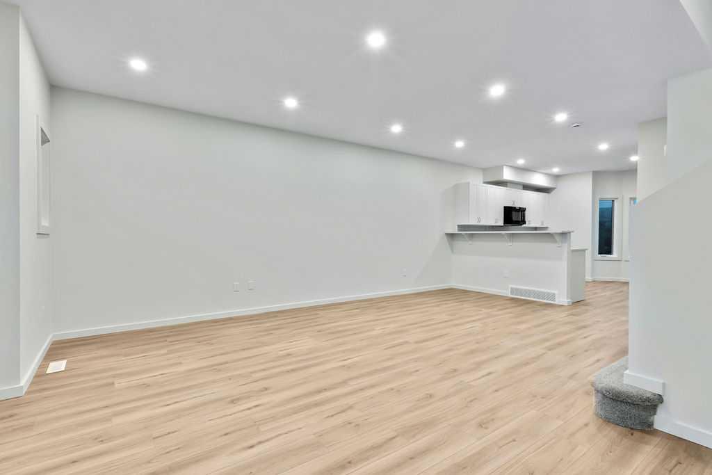 Picture for 407 Strathcona Circle 