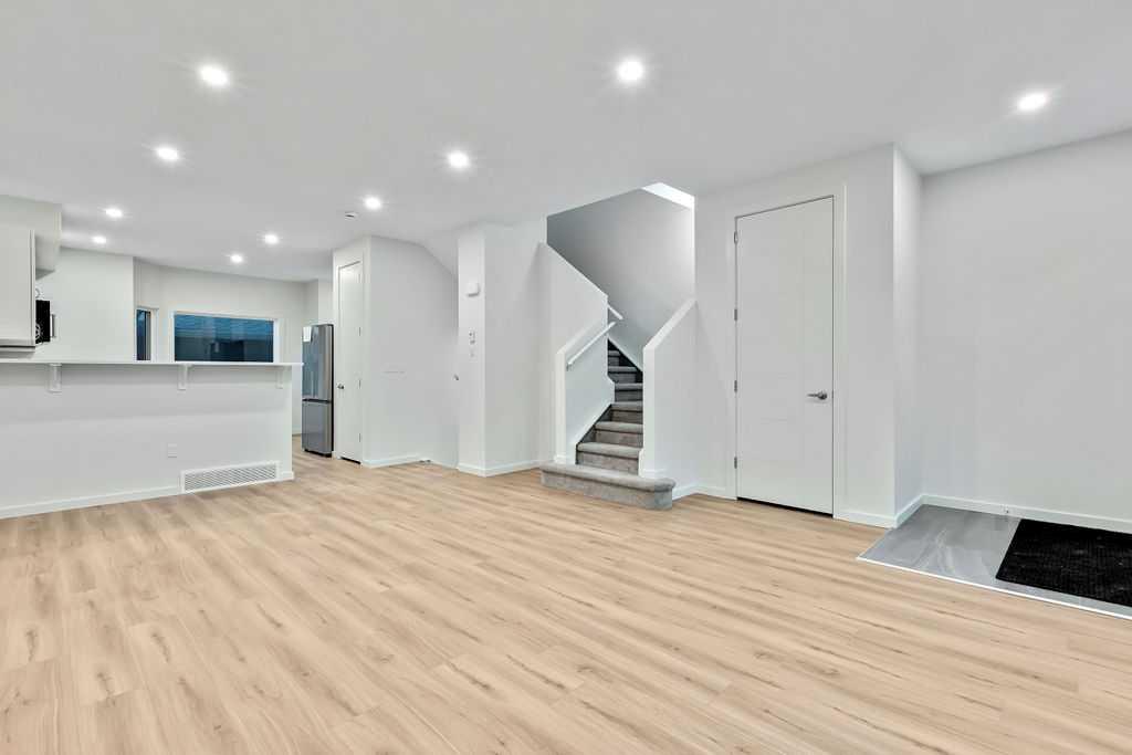 Picture for 407 Strathcona Circle 