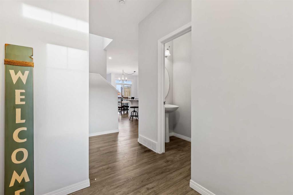 Picture for 76 Legacy Glen Row SE