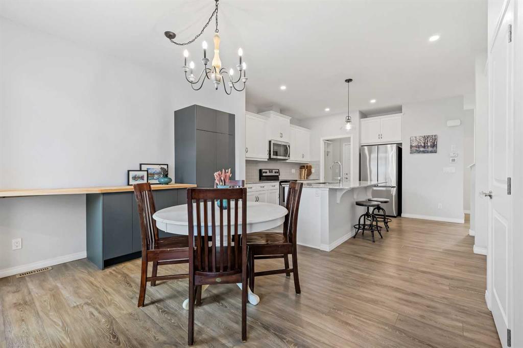 Picture for 76 Legacy Glen Row SE