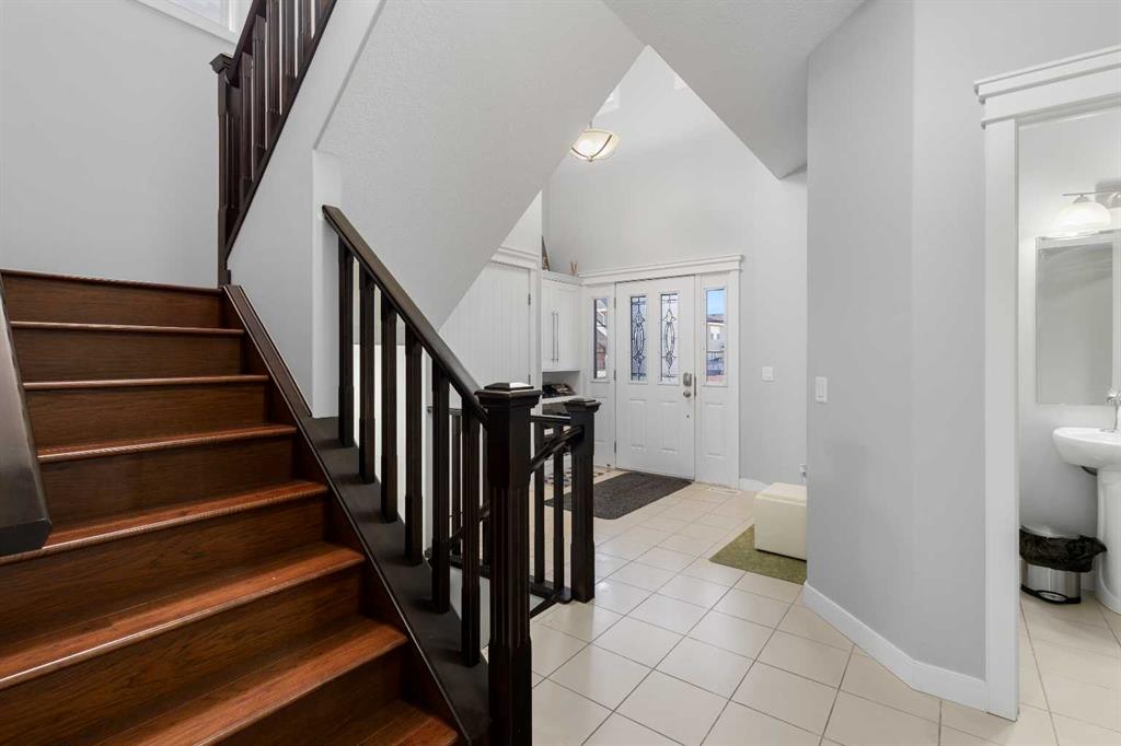 Picture for 16 Redstone Parade NE