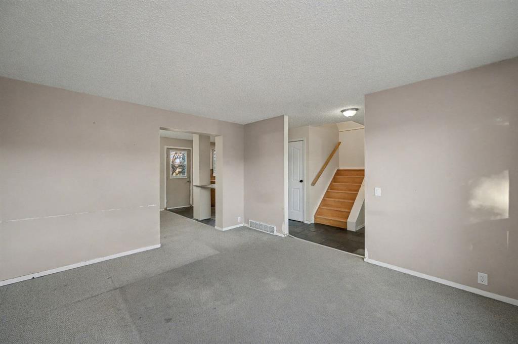 Picture for 24 Hunters Gate 